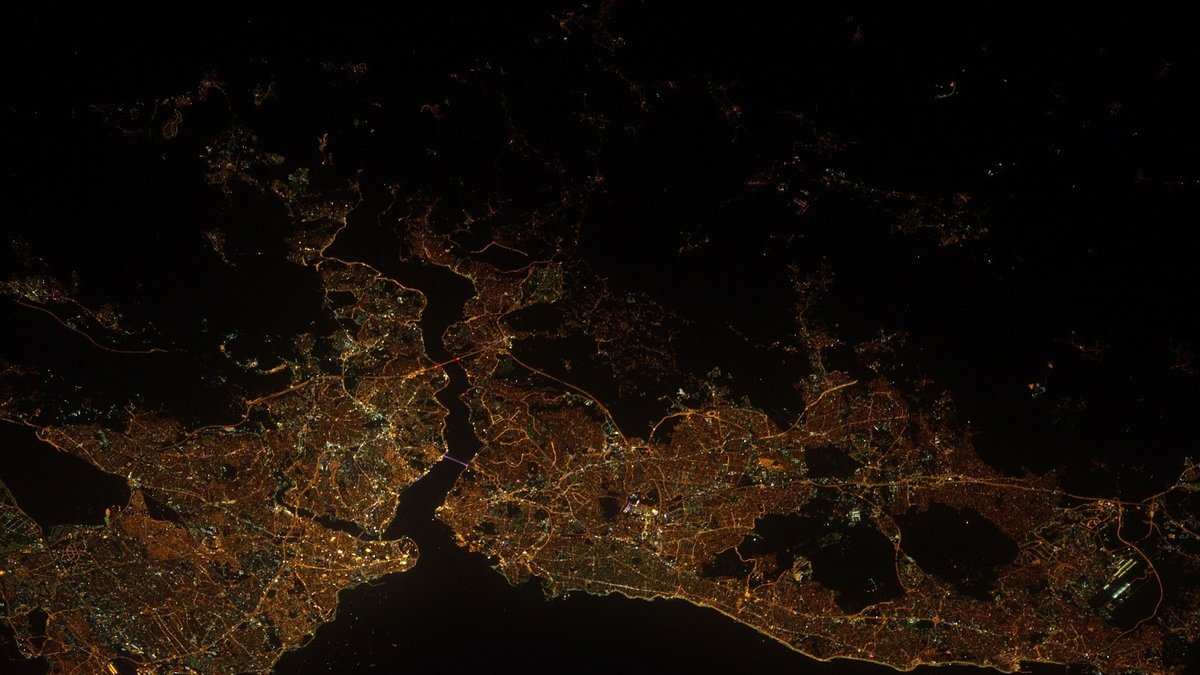Istanbul, Turkiet, från 386 kilometers avstånd. 